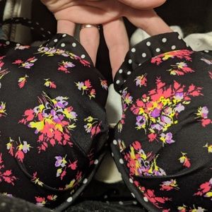 Super cute 38D Victoria secret bikini top